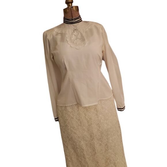 White Lace Lined Vintage Maxi Skirt - Picture 2 of 12